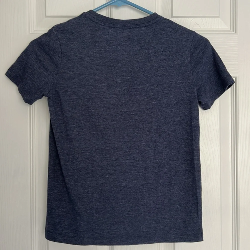 Boys navy Sonic the hedgehogs t-shirt size 8